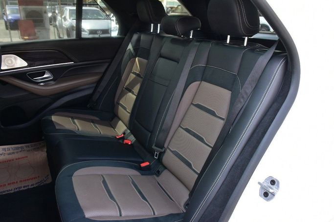 Подержанный Mercedes-Benz GLE AMG 63 AMG S II (V167), 4.0 л, 2021 в Шардже от Alfaris Used Cars Белый цвет.  | AUTO.AE