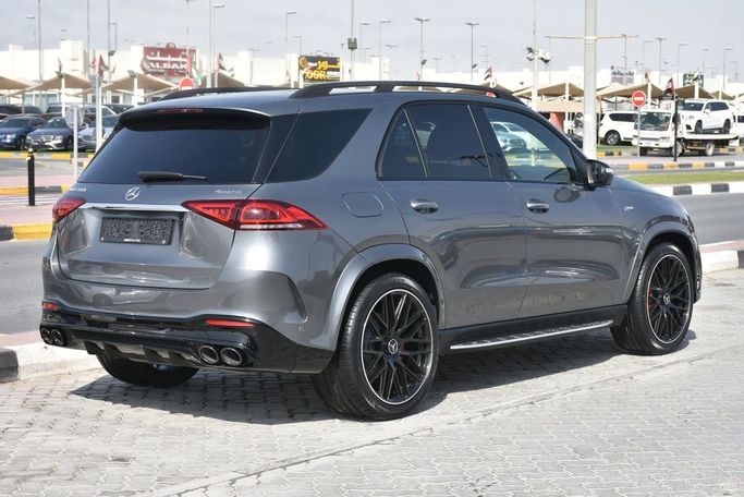 Подержанный Mercedes-Benz GLE AMG 53 AMG II (V167), 3.0 л, 2021 в Шардже от Alfaris Used Cars Серый цвет.  | AUTO.AE