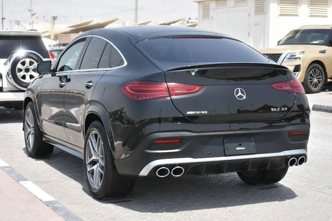 Подержанный Mercedes-Benz GLE AMG 53 AMG II (V167) Рестайлинг, 3.0 л, 2024 в Шардже от Alfaris Used Cars Черный цвет.  | AUTO.AE