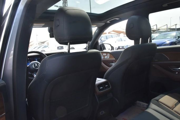 Новый Mercedes-Benz GLE AMG 53 AMG II (V167) Рестайлинг, 3.0 л, 2024 в Шардже от Alfaris Used Cars Серый цвет.  | AUTO.AE