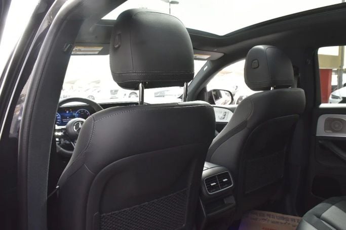 Подержанный Mercedes-Benz GLE AMG 53 AMG II (V167) Рестайлинг, 3.0 л, 2024 в Шардже от Alfaris Used Cars Черный цвет. Other | AUTO.AE