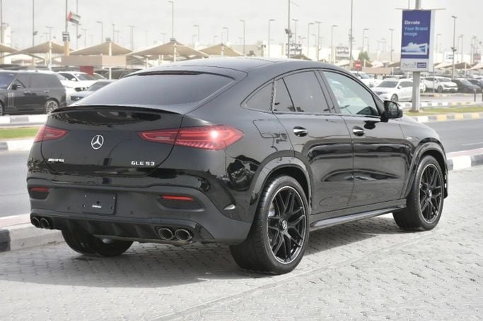 Подержанный Mercedes-Benz GLE AMG 53 AMG II (V167) Рестайлинг, 3.0 л, 2024 в Шардже от Alfaris Used Cars Черный цвет. Other | AUTO.AE