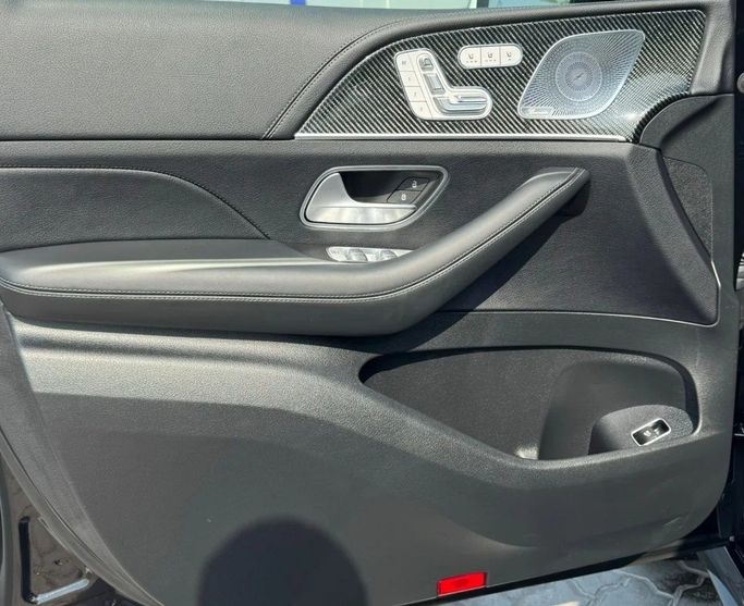 Подержанный Mercedes-Benz GLE AMG 53 AMG II (V167) Рестайлинг, 3.0 л, 2024 в Шардже от Alfaris Used Cars Черный цвет. Other | AUTO.AE