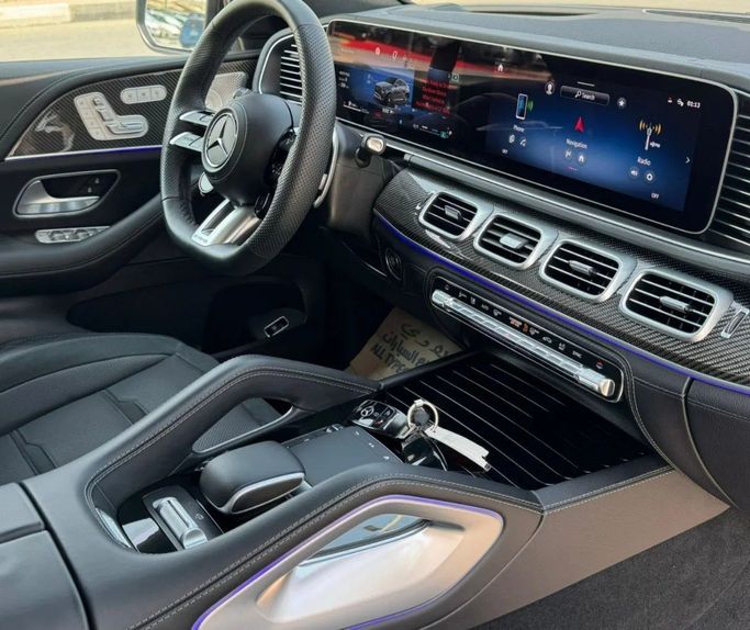 Подержанный Mercedes-Benz GLE AMG 53 AMG II (V167) Рестайлинг, 3.0 л, 2024 в Шардже от Alfaris Used Cars Черный цвет. Other | AUTO.AE