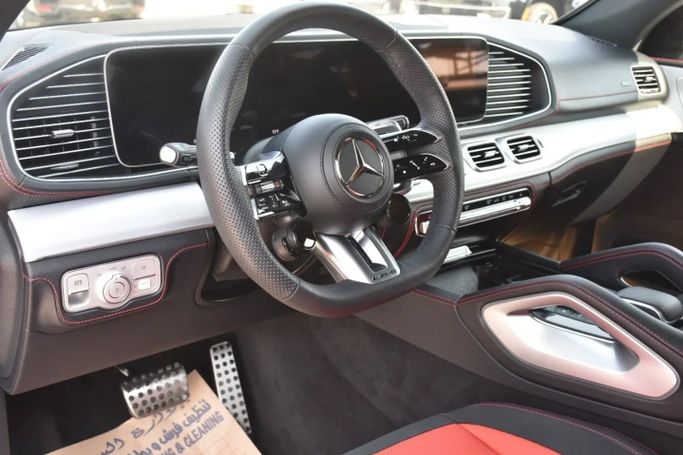 Подержанный Mercedes-Benz GLE AMG 53 AMG II (V167) Рестайлинг, 3.0 л, 2024 в Шардже от Alfaris Used Cars Черный цвет. Other | AUTO.AE