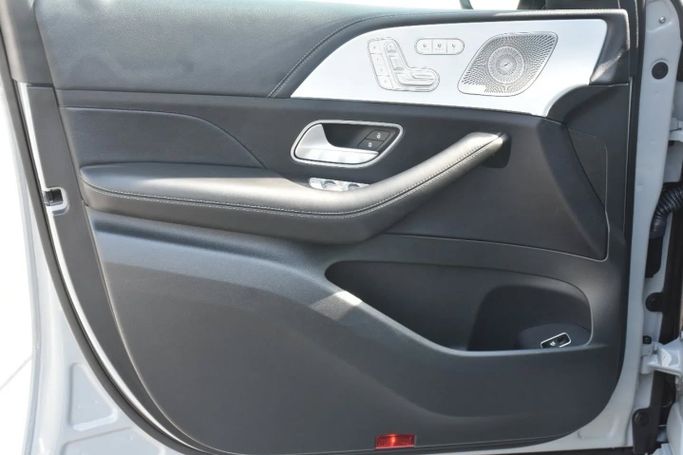 Подержанный Mercedes-Benz GLE AMG 53 AMG II (V167) Рестайлинг, 3.0 л, 2024 в Шардже от Alfaris Used Cars Серый цвет. Other | AUTO.AE