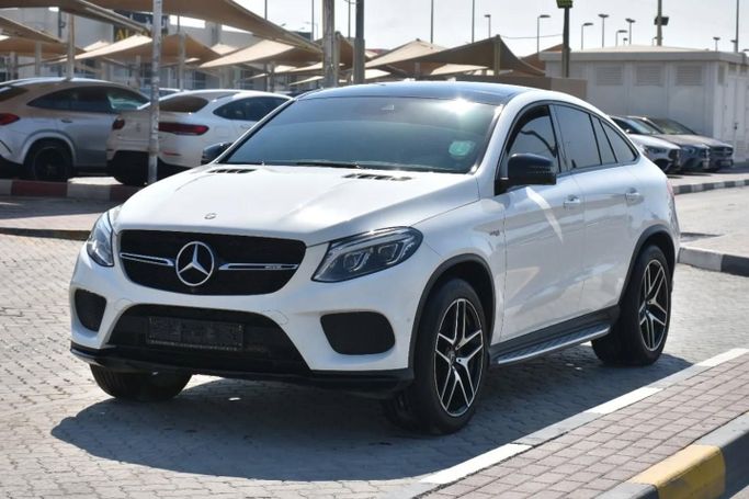 Подержанный Mercedes-Benz GLE AMG 43 AMG I (W166), 3.0 л, 2017 в Шардже от Alfaris Used Cars Белый цвет. GCC | AUTO.AE