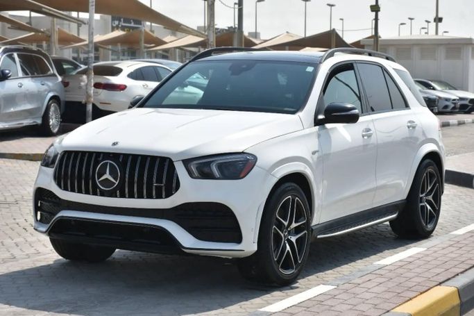 Подержанный Mercedes-Benz GLE AMG 53 AMG II (V167), 3.0 л, 2021 в Шардже от Alfaris Used Cars Белый цвет. Other | AUTO.AE