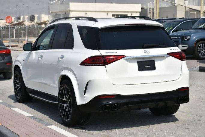 Подержанный Mercedes-Benz GLE AMG 53 AMG II (V167), 3.0 л, 2021 в Шардже от Alfaris Used Cars Белый цвет. Other | AUTO.AE