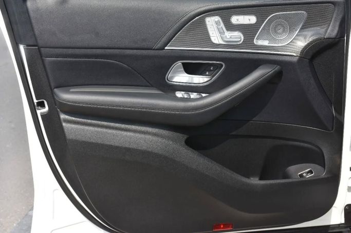 Подержанный Mercedes-Benz GLE AMG 53 AMG II (V167), 3.0 л, 2021 в Шардже от Alfaris Used Cars Белый цвет. Other | AUTO.AE