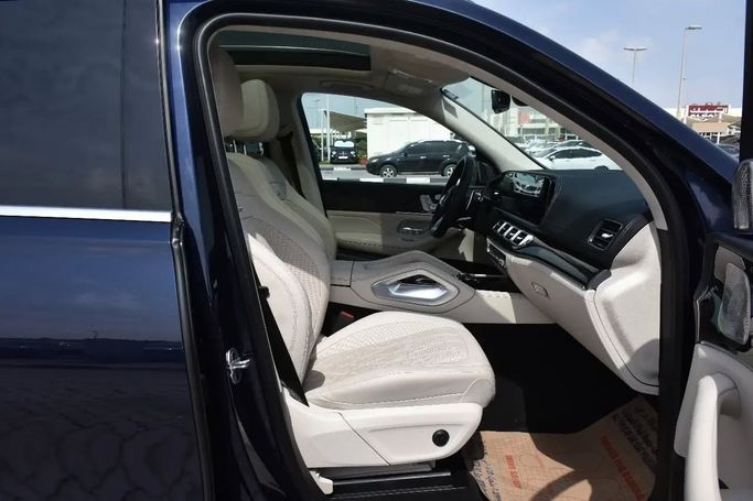 Подержанный Mercedes-Benz GLE AMG 53 AMG II (V167), 3.0 л, 2022 в Шардже от Alfaris Used Cars Синий цвет. Other | AUTO.AE