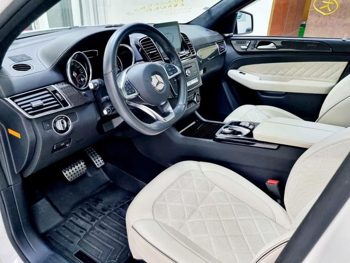 Подержанный Mercedes-Benz GLE AMG 43 AMG I (W166), 3.0 л, 2018 в Шардже от Al Rukn Al Masie Used Cars Белый цвет. Японская | AUTO.AE