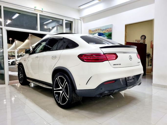 Подержанный Mercedes-Benz GLE AMG 43 AMG I (W166), 3.0 л, 2018 в Шардже от Al Rukn Al Masie Used Cars Белый цвет. Японская | AUTO.AE