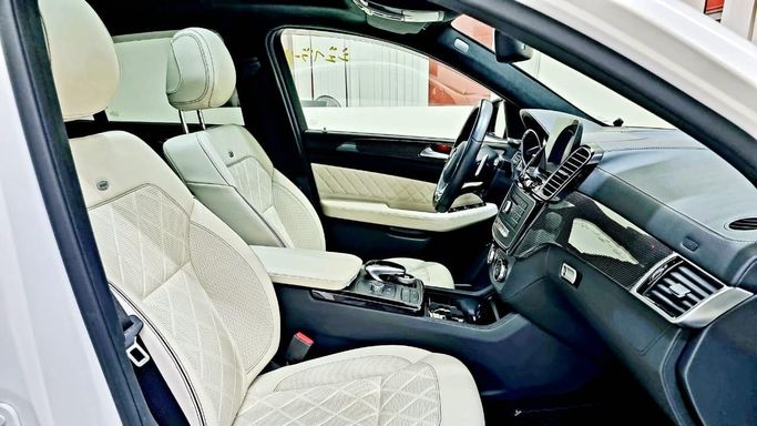 Подержанный Mercedes-Benz GLE AMG 43 AMG I (W166), 3.0 л, 2018 в Шардже от Al Rukn Al Masie Used Cars Белый цвет. Японская | AUTO.AE