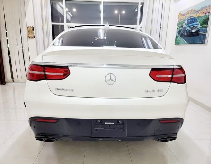 Подержанный Mercedes-Benz GLE AMG 43 AMG I (W166), 3.0 л, 2018 в Шардже от Al Rukn Al Masie Used Cars Белый цвет. Японская | AUTO.AE