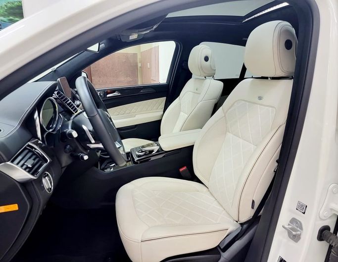 Подержанный Mercedes-Benz GLE AMG 43 AMG I (W166), 3.0 л, 2018 в Шардже от Al Rukn Al Masie Used Cars Белый цвет. Японская | AUTO.AE