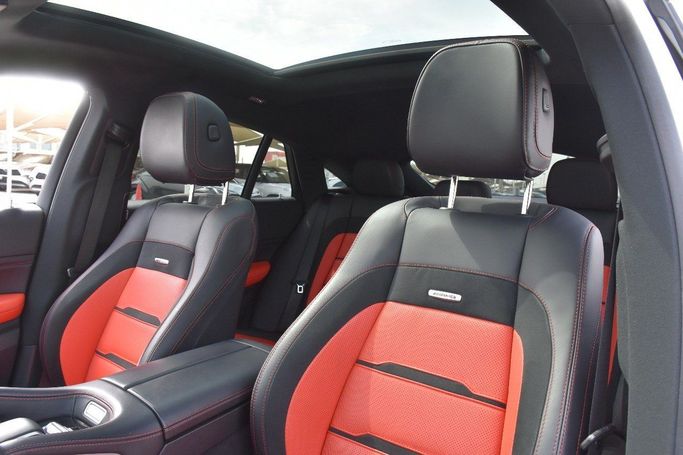 Подержанный Mercedes-Benz GLE Coupe AMG 53 AMG II (C167) Рестайлинг, 3.0 л, 2024 в Шардже от Alfaris Used Cars Белый цвет.  | AUTO.AE