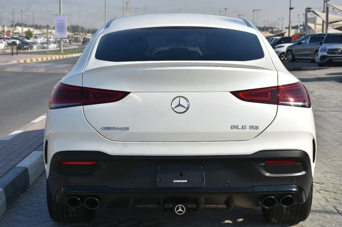 Подержанный Mercedes-Benz GLE Coupe AMG 53 AMG II (C167) Рестайлинг, 3.0 л, 2023 в Шардже от Alfaris Used Cars Белый цвет.  | AUTO.AE