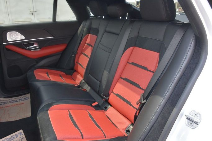 Подержанный Mercedes-Benz GLE Coupe AMG 63 AMG S II (C167), 4.0 л, 2021 в Шардже от Alfaris Used Cars Серебристый цвет.  | AUTO.AE