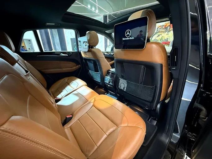 Used Mercedes-Benz GLE Coupe AMG 43 AMG I (C292), 3.0 l, 2019 in Sharjah by Ayoon Alhoot Motors, Black color. GCC Specs | AUTO.AE