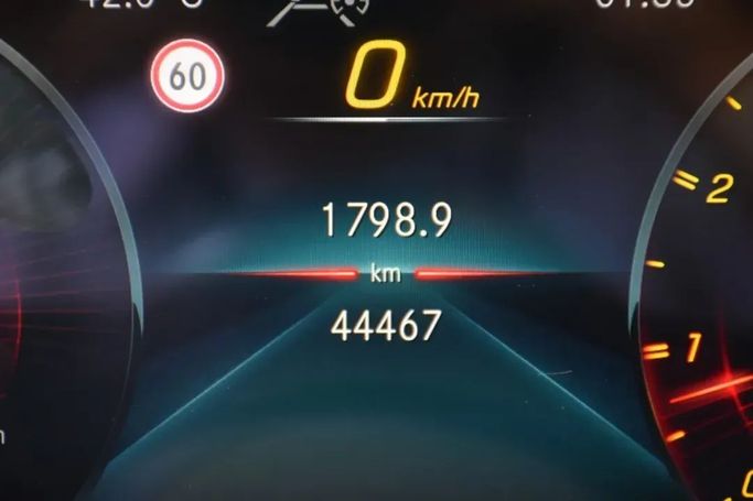Подержанный Mercedes-Benz GLE Coupe AMG 53 AMG II (C167), 3.0 л, 2022 в Шардже от Alfaris Used Cars Серый цвет.  | AUTO.AE