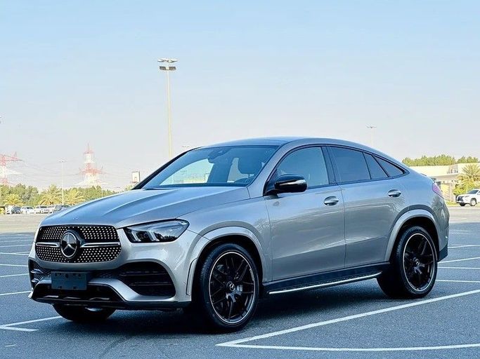 Подержанный Mercedes-Benz GLE Coupe AMG 53 AMG II (C167), 3.0 л, 2023 в Шардже от Taj Al Sultan Used Cars Серебристый цвет. Other | AUTO.AE