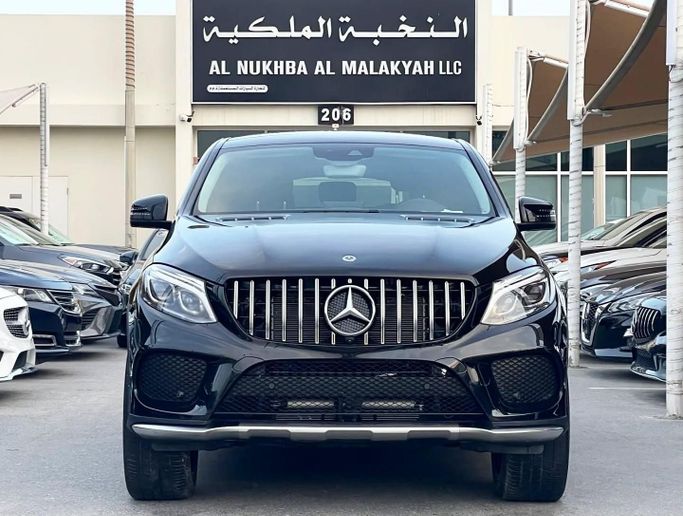 Подержанный Mercedes-Benz GLE Coupe AMG 43 AMG I (C292), 3.0 л, 2018 в Шардже от Al Nukhba Al Malakyah Used Cars Черный цвет. Корейская | AUTO.AE
