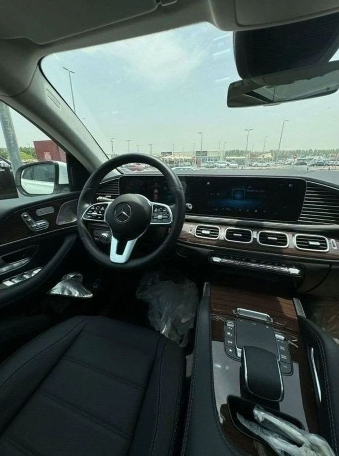 New Mercedes-Benz GLE 450 II (V167) Facelift, 3.0 l, 2023 in Sharjah by Nour Alnukhba Motors, White color. GCC Specs | AUTO.AE