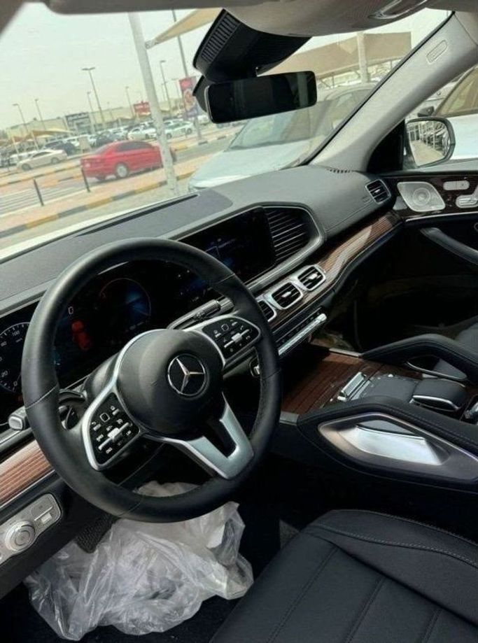 New Mercedes-Benz GLE 450 II (V167) Facelift, 3.0 l, 2023 in Sharjah by Nour Alnukhba Motors, White color. GCC Specs | AUTO.AE