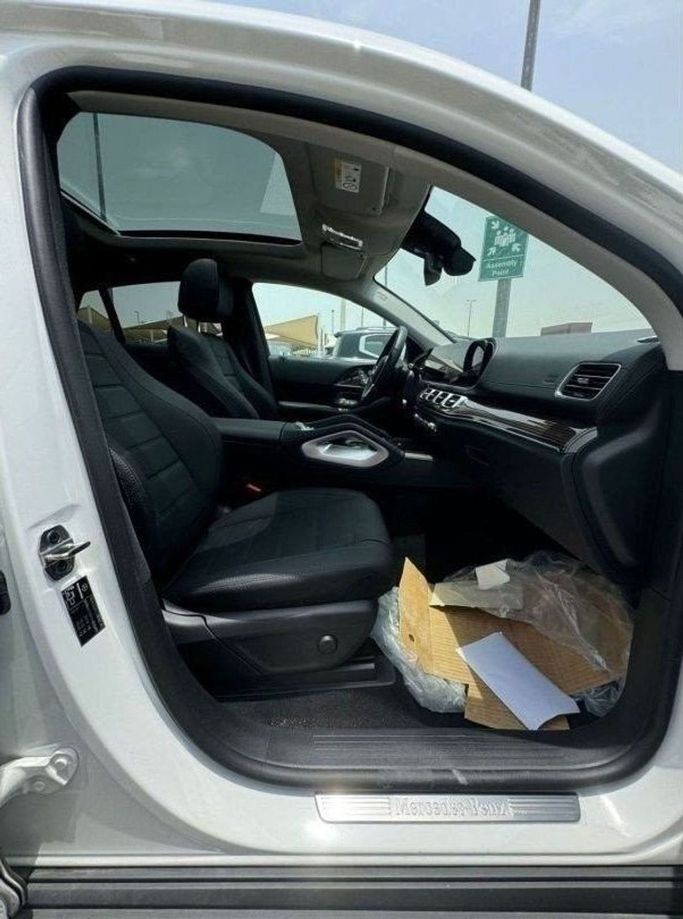 New Mercedes-Benz GLE 450 II (V167) Facelift, 3.0 l, 2023 in Sharjah by Nour Alnukhba Motors, White color. GCC Specs | AUTO.AE