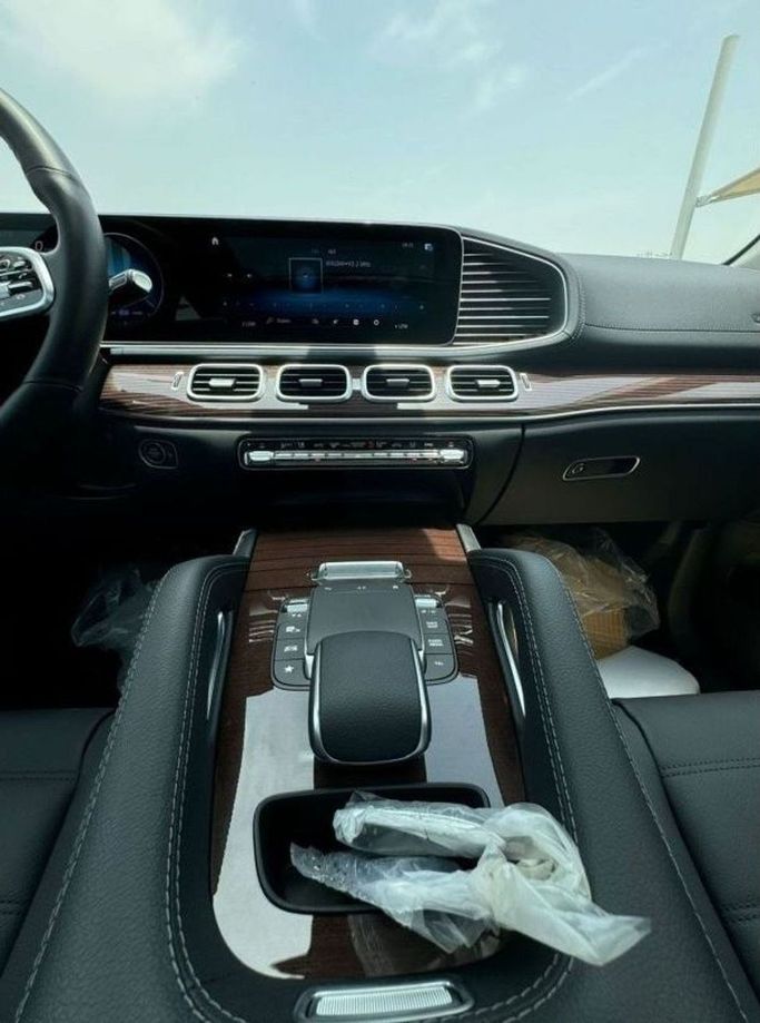 New Mercedes-Benz GLE 450 II (V167) Facelift, 3.0 l, 2024 in Sharjah by Nour Alnukhba Motors, White color. Other | AUTO.AE