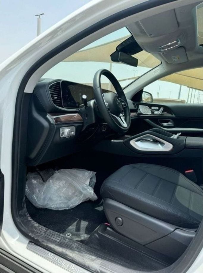 New Mercedes-Benz GLE 450 II (V167) Facelift, 3.0 l, 2024 in Sharjah by Nour Alnukhba Motors, White color. Other | AUTO.AE