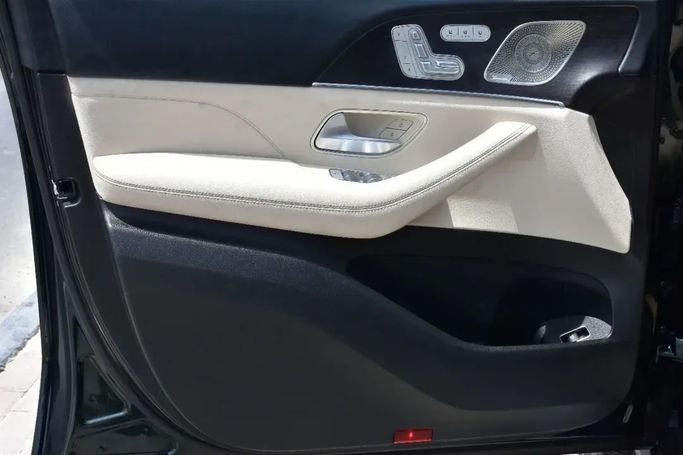 Used Mercedes-Benz GLE 350 II (V167), 2.0 l, 2021 in Sharjah by Alfaris Used Cars, Black color.  | AUTO.AE