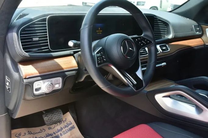 Подержанный Mercedes-Benz GLE 350 II (V167) Рестайлинг, 2.0 л, 2024 в Шардже от Alfaris Used Cars Белый цвет.  | AUTO.AE