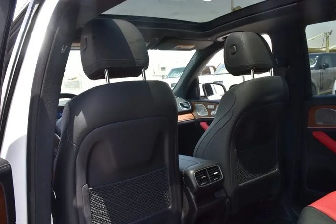 Подержанный Mercedes-Benz GLE 350 II (V167) Рестайлинг, 2.0 л, 2024 в Шардже от Alfaris Used Cars Белый цвет.  | AUTO.AE