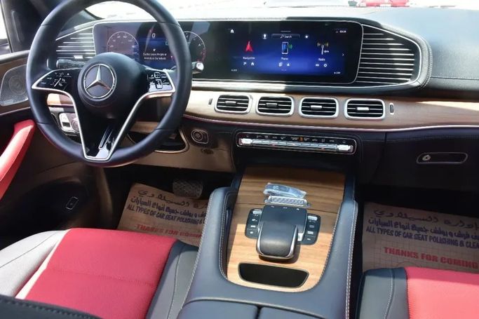 Подержанный Mercedes-Benz GLE 350 II (V167) Рестайлинг, 2.0 л, 2024 в Шардже от Alfaris Used Cars Белый цвет.  | AUTO.AE
