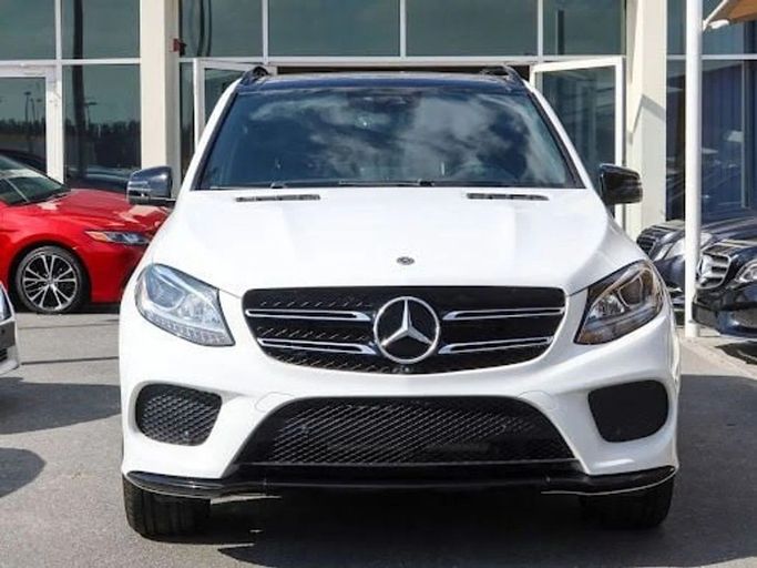 Used Mercedes-Benz GLE 350 II (V167), 2.0 l, 2018 in Sharjah by Alnawras Cars, White color. American Specs | AUTO.AE