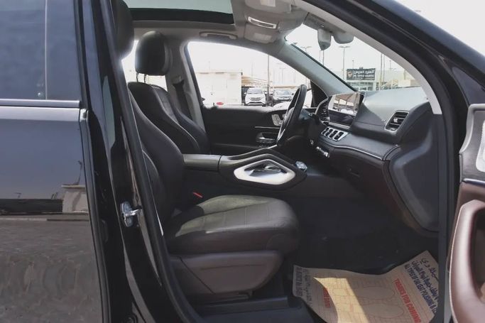 Подержанный Mercedes-Benz GLE 350 II (V167), 2.0 л, 2020 в Шардже от Alfaris Used Cars Черный цвет. Other | AUTO.AE