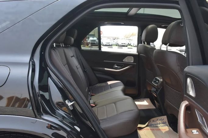 Подержанный Mercedes-Benz GLE 350 II (V167), 2.0 л, 2022 в Шардже от Alfaris Used Cars Черный цвет. Other | AUTO.AE