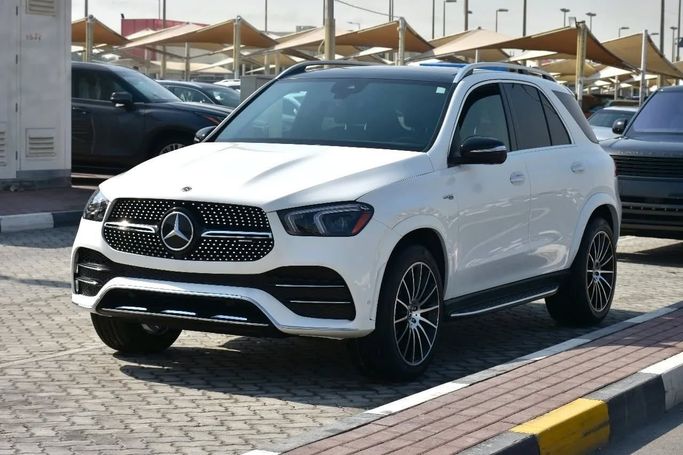 Подержанный Mercedes-Benz GLE 350 II (V167) Рестайлинг, 2.0 л, 2023 в Шардже от Alfaris Used Cars Белый цвет. Other | AUTO.AE