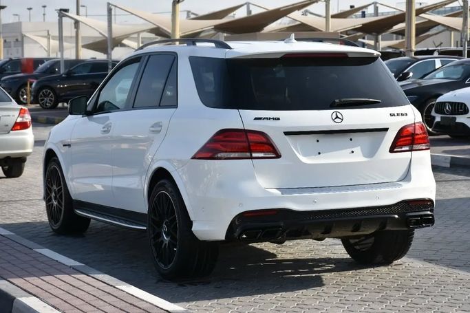 Подержанный Mercedes-Benz GLE 350 I (W166), 3.5 л, 2017 в Шардже от Alfaris Used Cars Белый цвет. Other | AUTO.AE