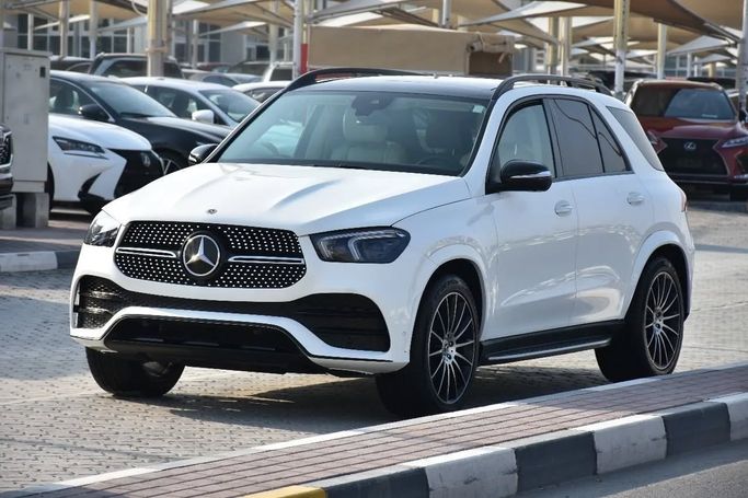 Used Mercedes-Benz GLE 350 II (V167), 2.0 l, 2021 in Sharjah by Alfaris Used Cars, White color. Other | AUTO.AE