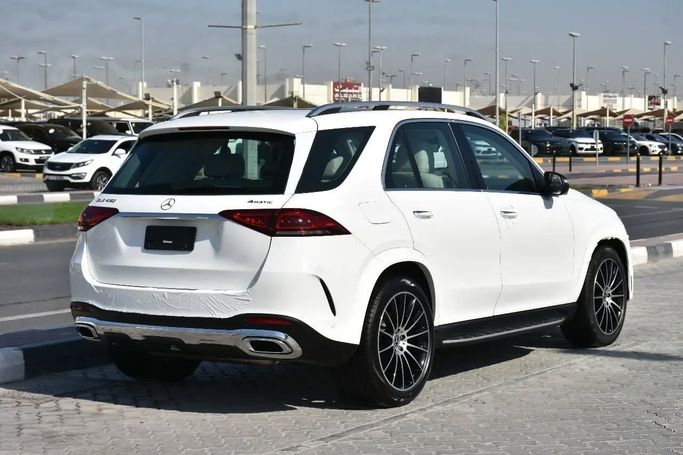 Подержанный Mercedes-Benz GLE 450 II (V167), 3.0 л, 2021 в Шардже от Alfaris Used Cars Белый цвет. Other | AUTO.AE