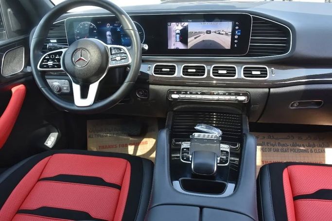 Подержанный Mercedes-Benz GLE 350 II (V167), 2.0 л, 2020 в Шардже от Alfaris Used Cars Серебристый цвет. Other | AUTO.AE