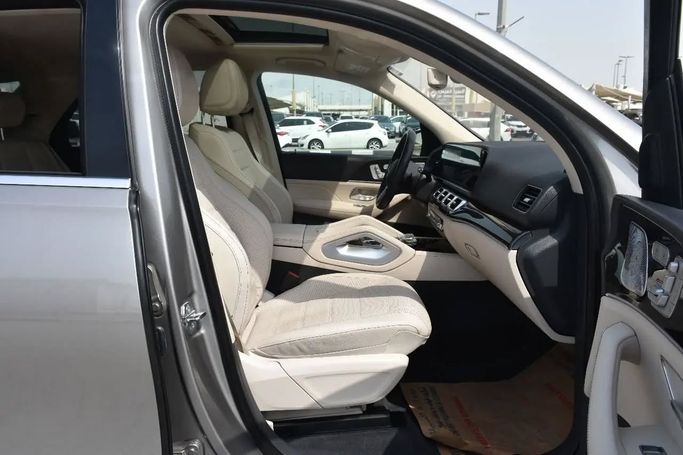 Used Mercedes-Benz GLE 580 II (V167), 4.0 l, 2020 in Sharjah by Alfaris Used Cars, Grey color. Other | AUTO.AE