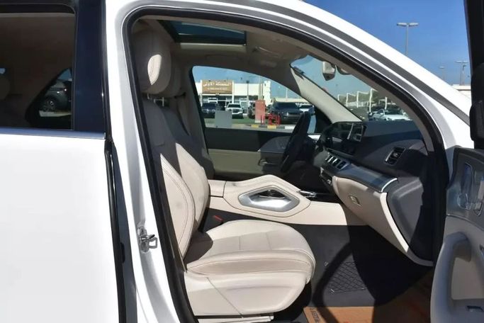 Подержанный Mercedes-Benz GLE 350 II (V167), 2.0 л, 2020 в Шардже от Alfaris Used Cars Белый цвет. Other | AUTO.AE