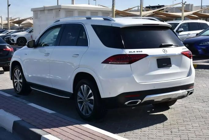 Подержанный Mercedes-Benz GLE 350 II (V167), 2.0 л, 2020 в Шардже от Alfaris Used Cars Белый цвет. Other | AUTO.AE
