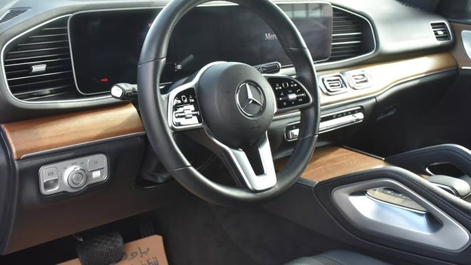 Подержанный Mercedes-Benz GLE 350 II (V167), 2.0 л, 2021 в Шардже от Alfaris Used Cars Серый цвет. Other | AUTO.AE