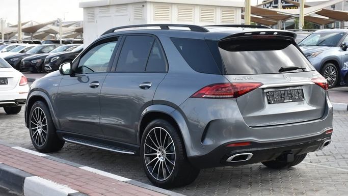 Подержанный Mercedes-Benz GLE 350 II (V167), 2.0 л, 2021 в Шардже от Alfaris Used Cars Серый цвет. Other | AUTO.AE