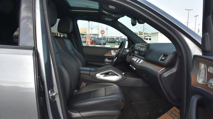 Подержанный Mercedes-Benz GLE 350 II (V167), 2.0 л, 2021 в Шардже от Alfaris Used Cars Серый цвет. Other | AUTO.AE